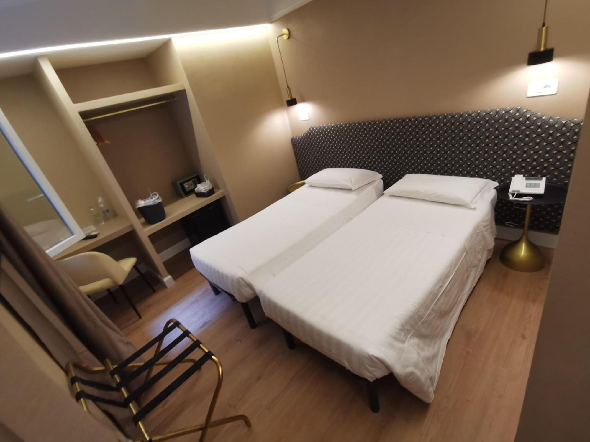 Hotel Fiori, Rome
